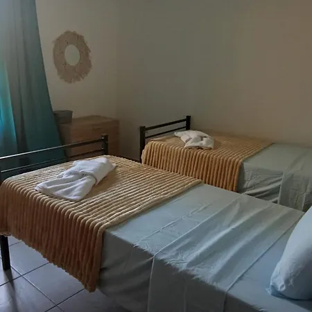 Two Bedroom With Balcony Lägenhet