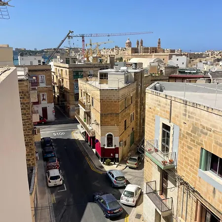 Lägenhet Two Bedroom With Balcony Cospicua